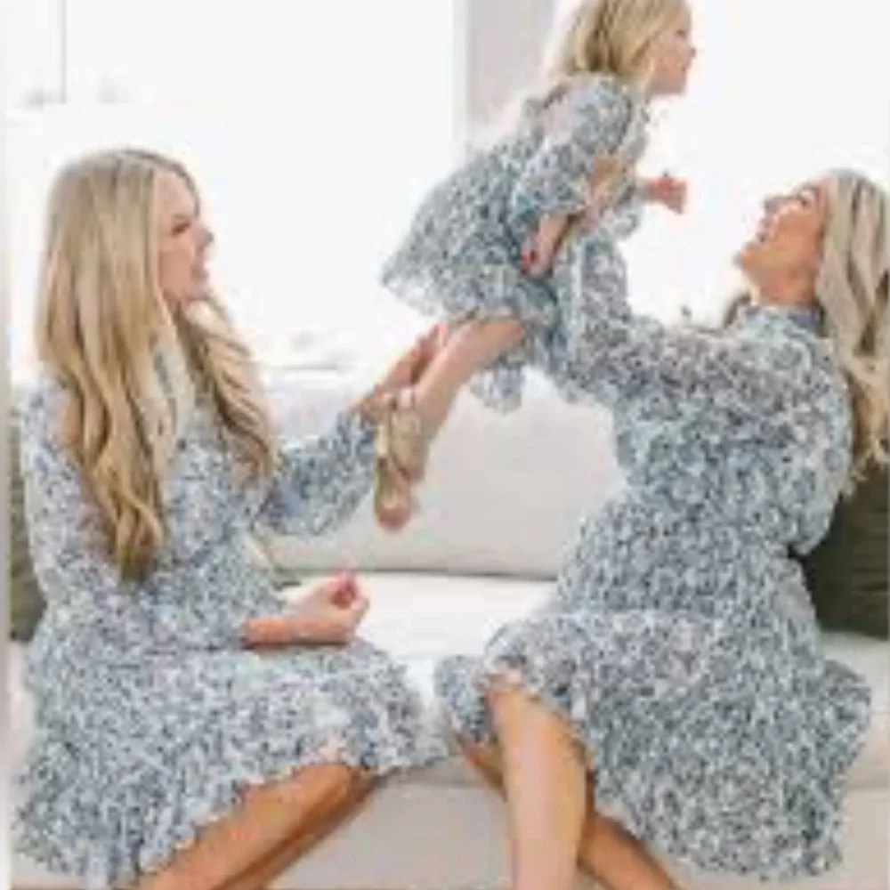 Ivy City Co Mini Brynley Floral Long Puff Sleeve Dress Blue White Girls 11/12